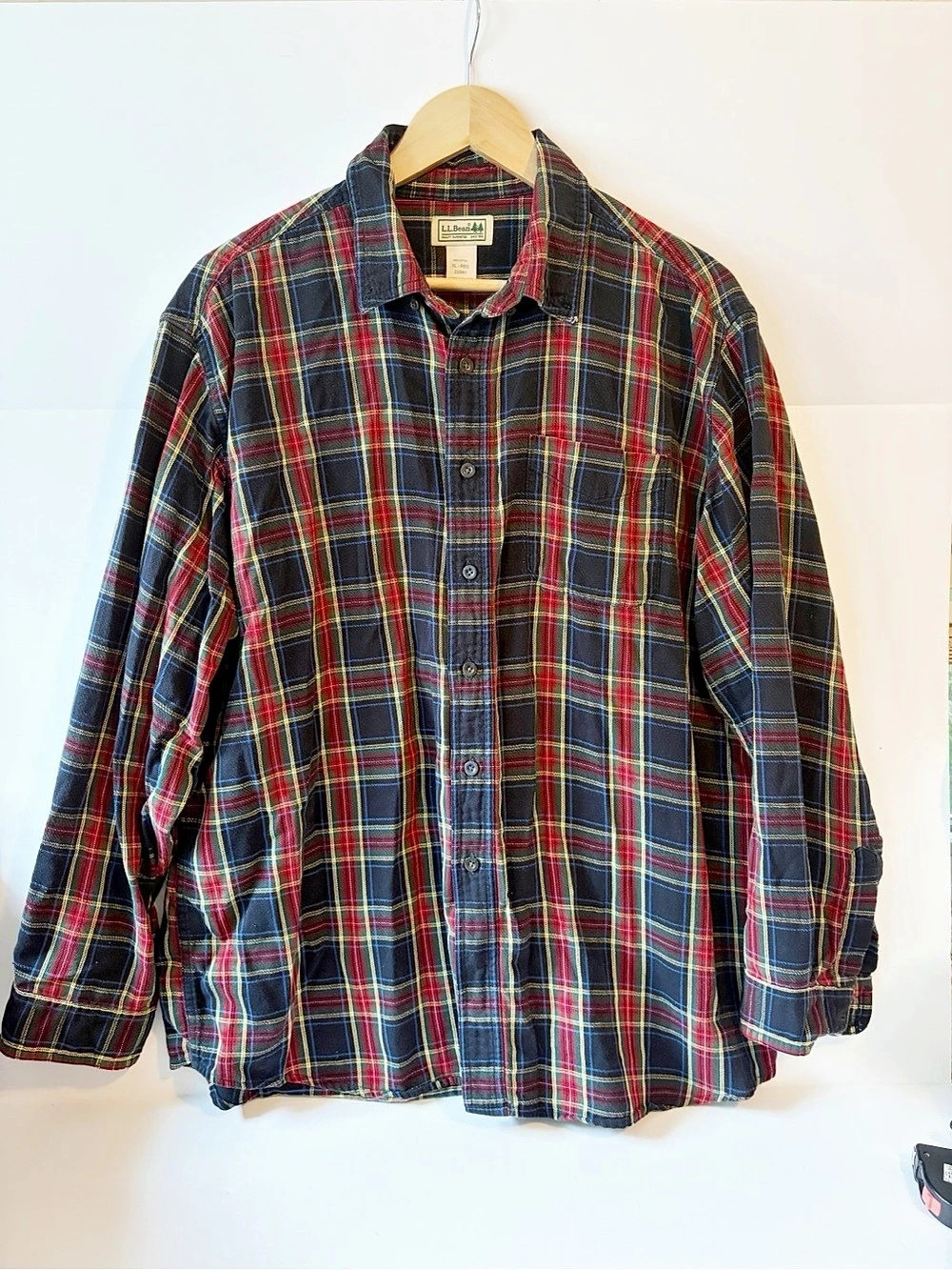 LL Bean Men's Scotch Plaid Flannel Shirt Navy Blue & Red Flannel Size X-Large
